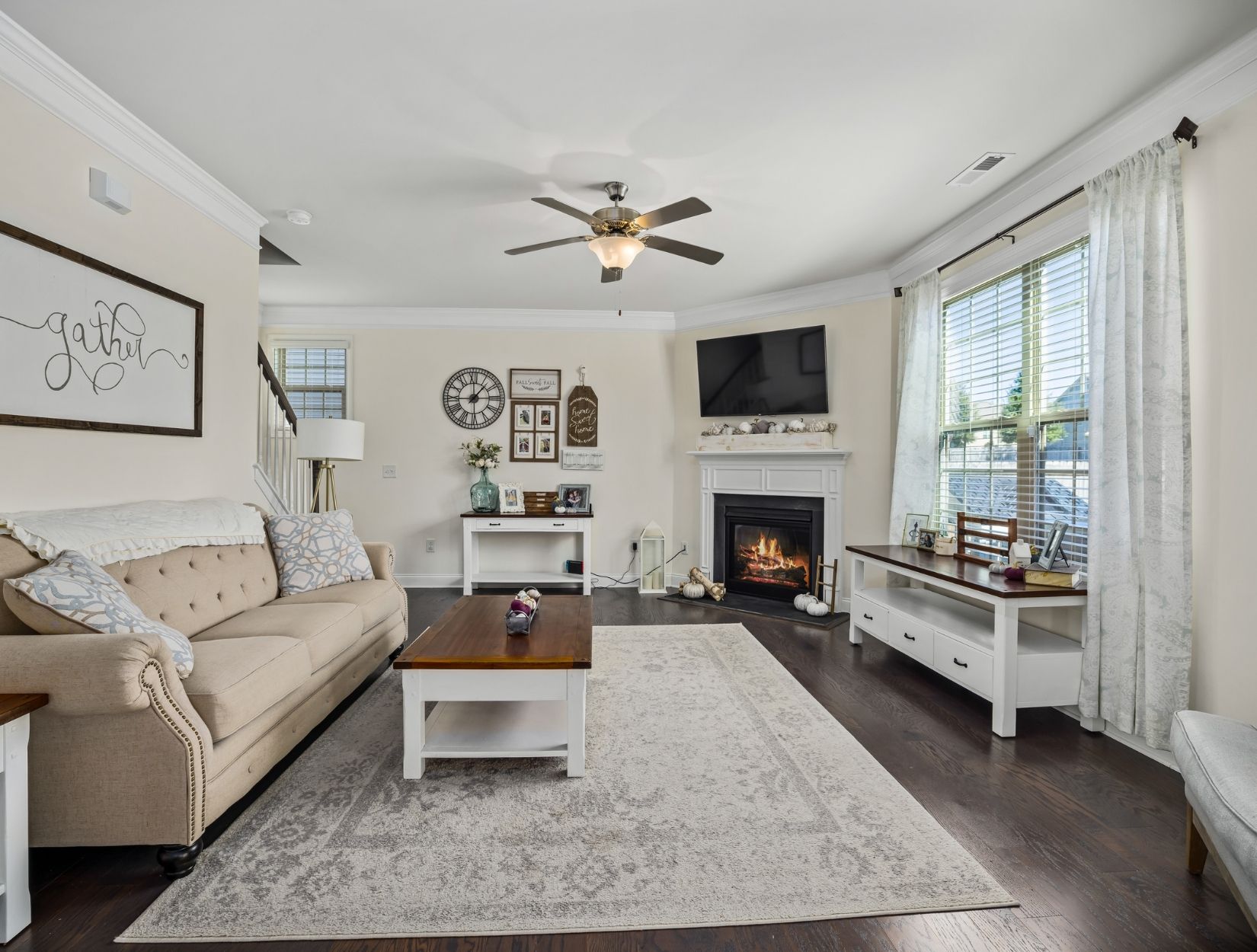 How do you clean common areas like living rooms?